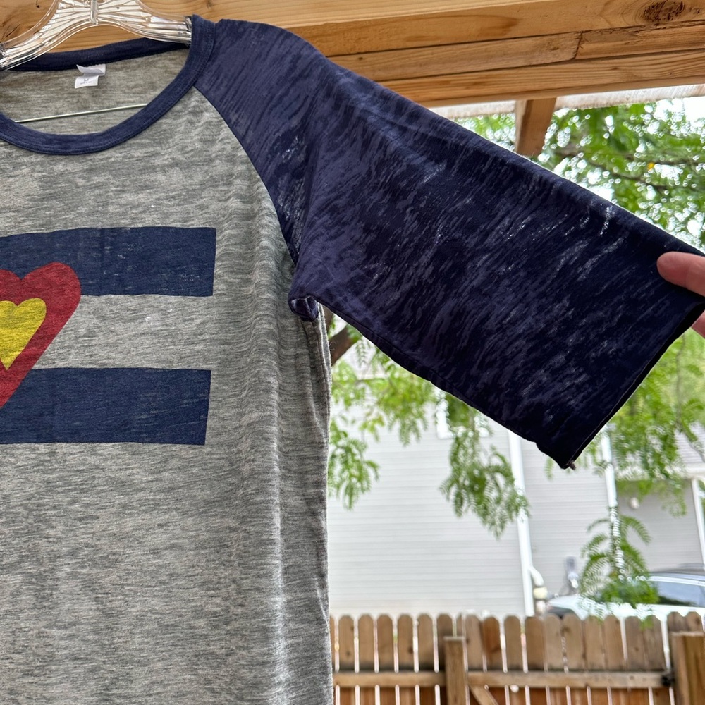Alternative Colorado ♥️ Love 3/4 Sleeve Rounded Hem Burnout Shirt Top Medium - Picture 7 of 12